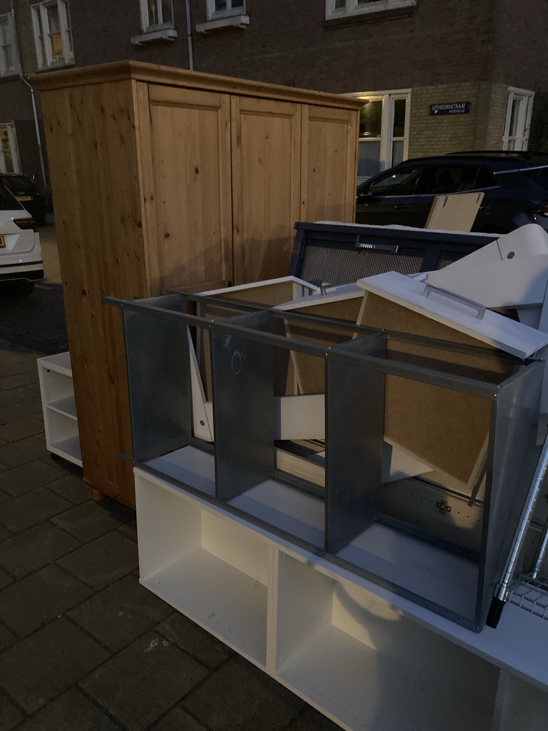 Lots of good furniture 2