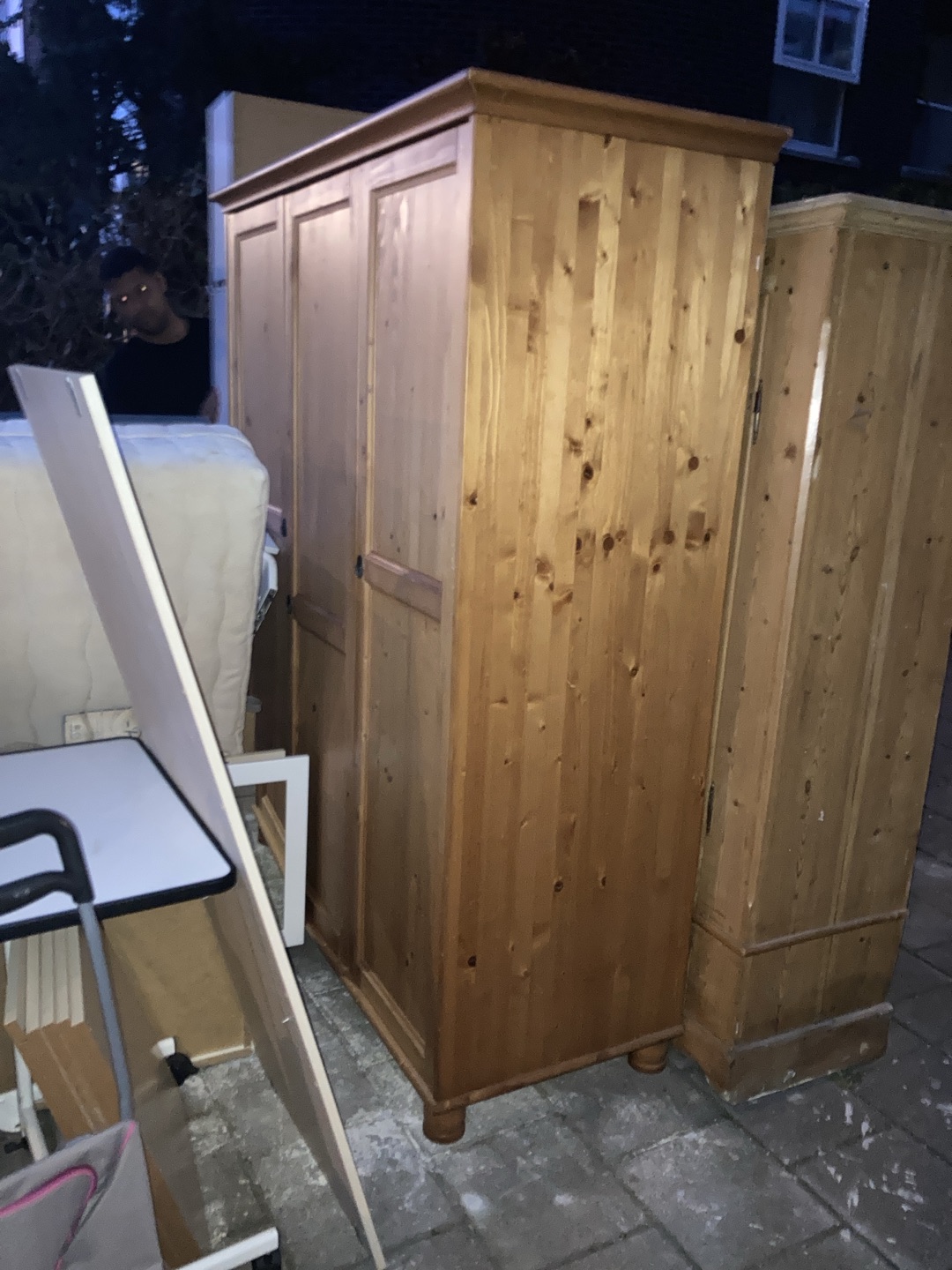 Lots of good furniture 3