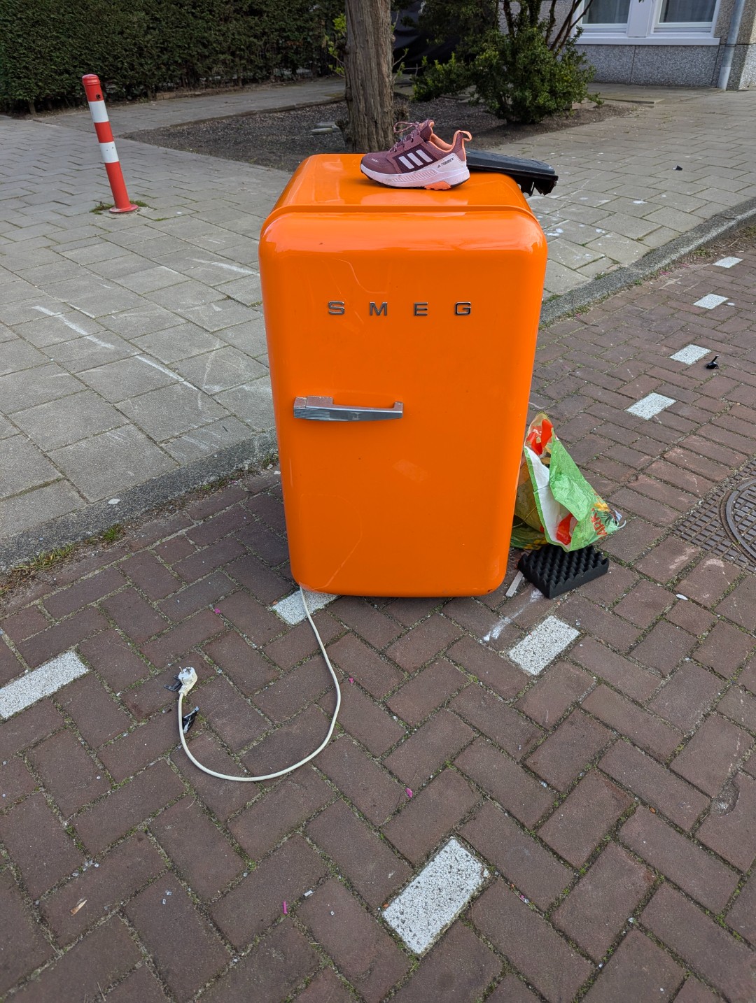 Smeg koelkast. Geen idee of ie werkt. 1
