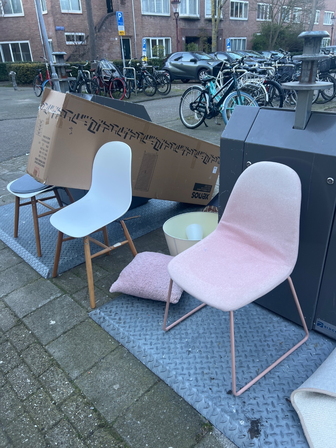 3 chairs and 1 wool mix carpet 1.5x2 2