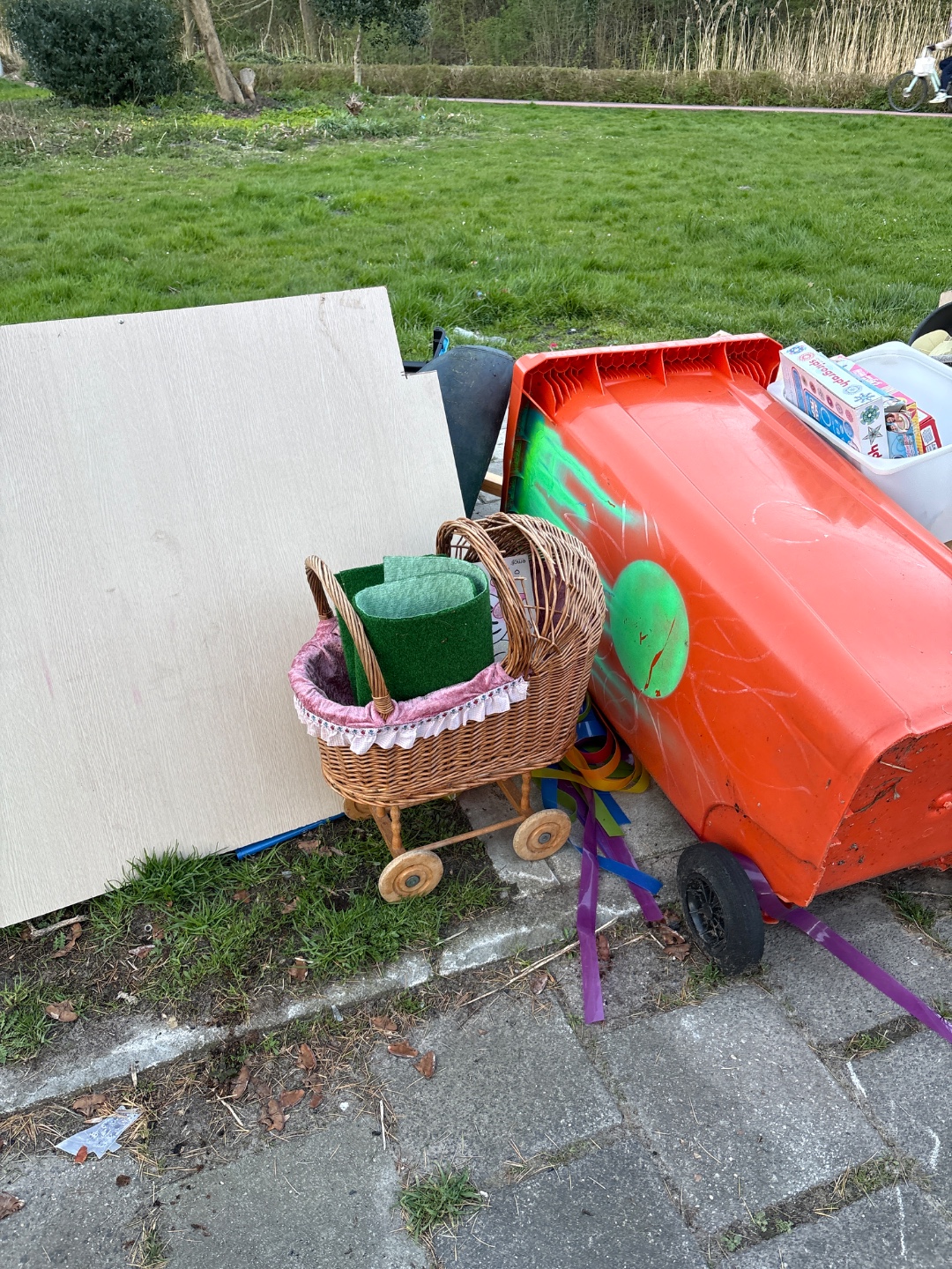 Item found on Amsterdam, Noord, Kometensingel 15 3