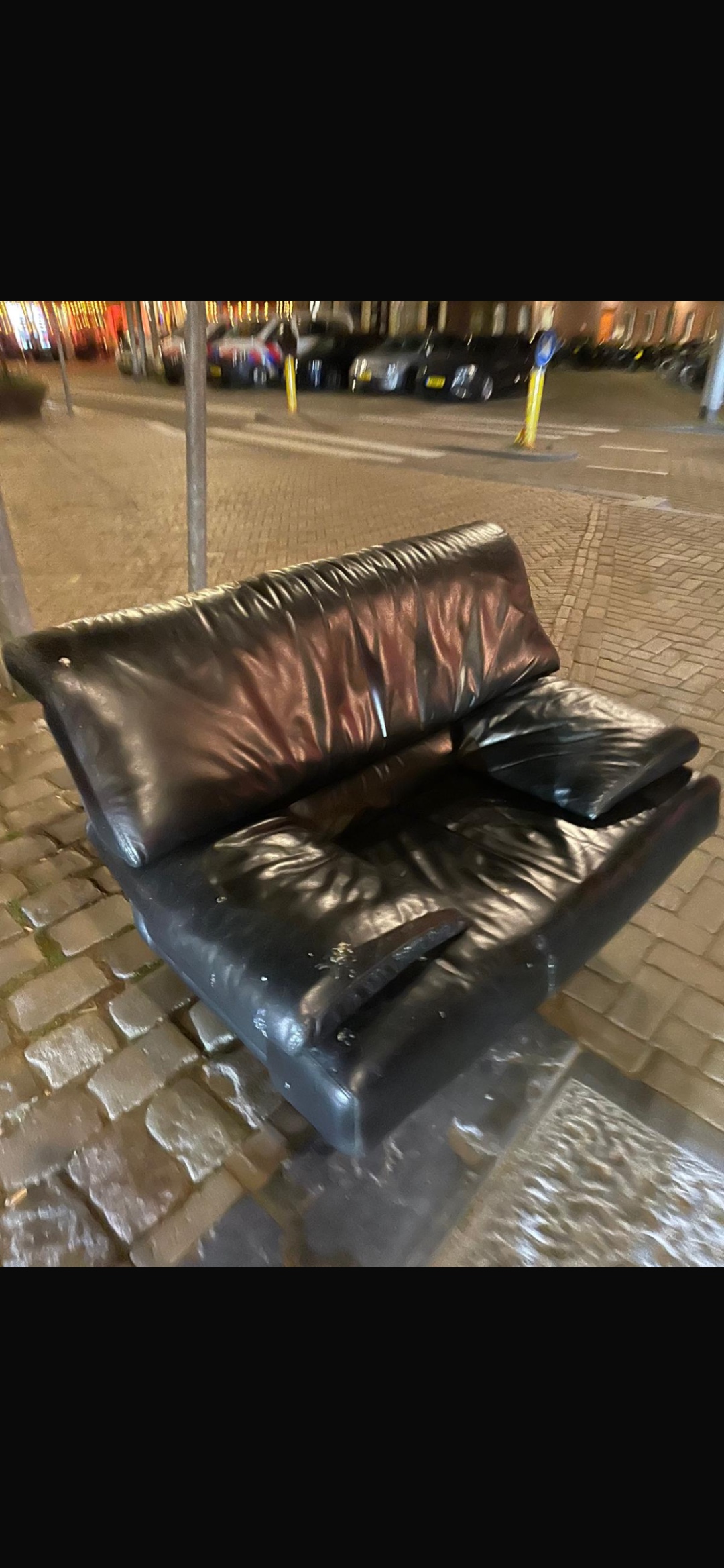 2 stuks designer stoelen zonder scheuren lijkt op B&B italia. Passen helaas niet door mijn trap 3