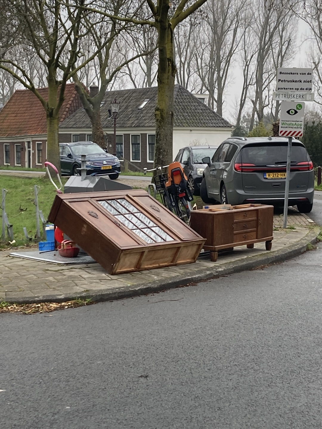 Old style kitchen cupboard 1