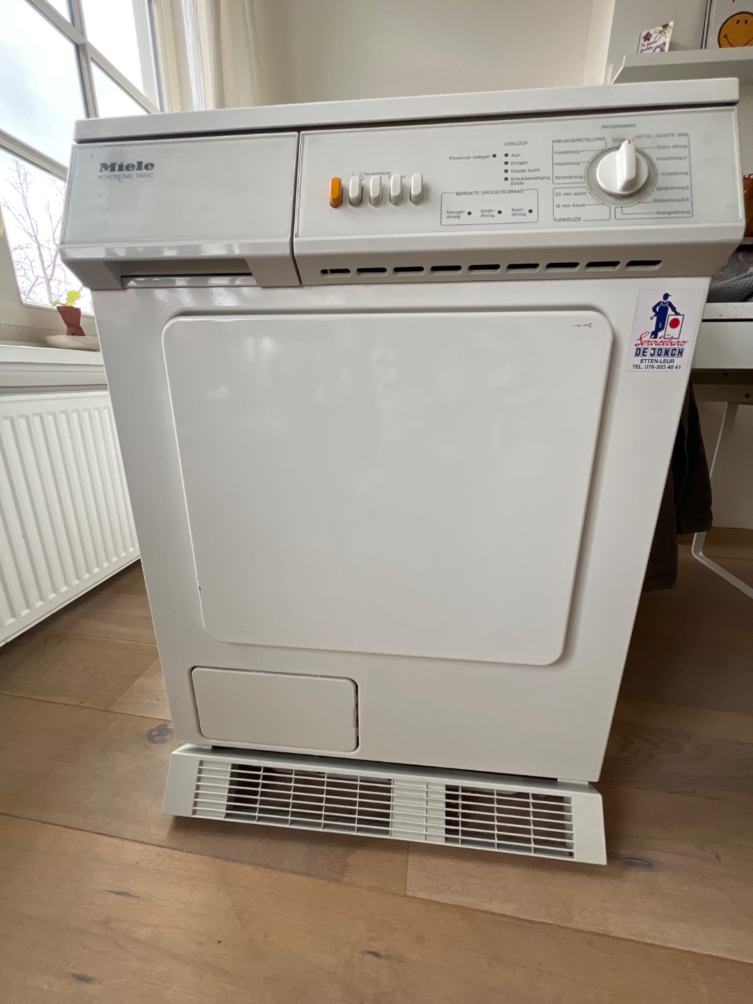 Werkende droger! 3 april rond 9:30 ophalen. Staat dan buiten ivm verhuizing 1