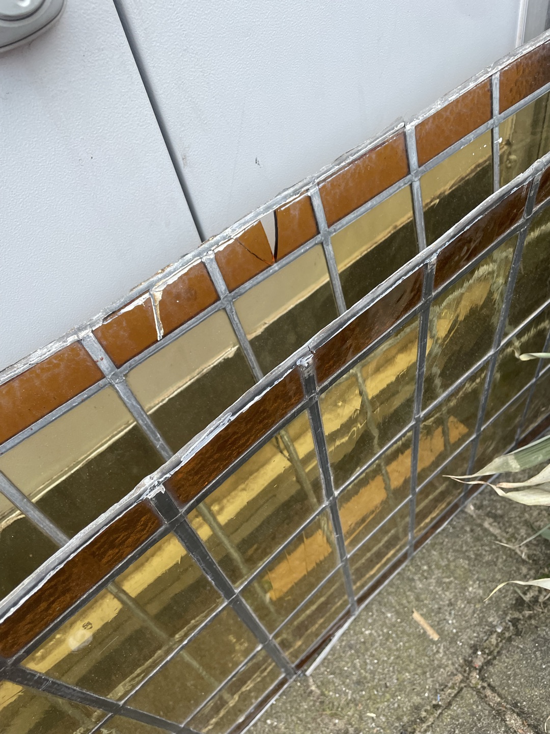 Glas in lood. Lijkt totaal maar 1 glaasje kapot 2