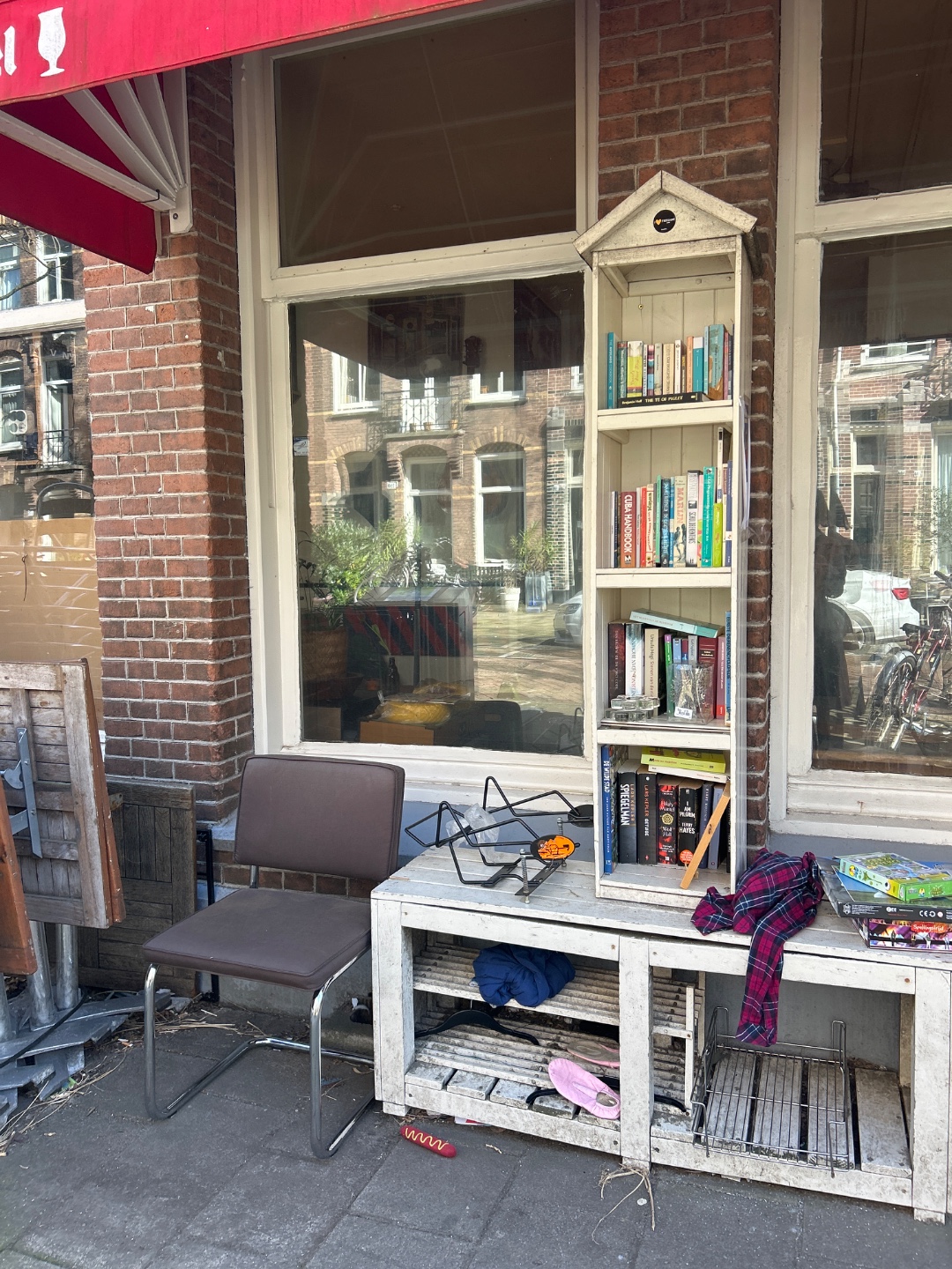 Item found on Amsterdam, Overtoomse Sluis, Wilhelminastraat 184 2