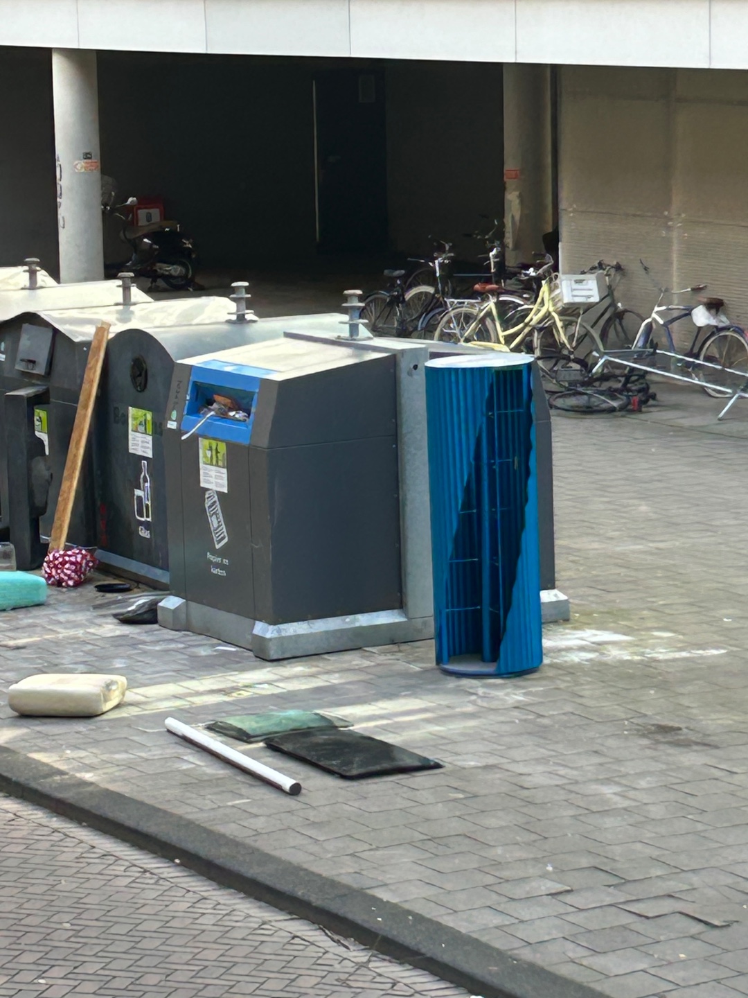 Revolving blue hanging closet (inner part and outer shell revolve independently from one another) 1