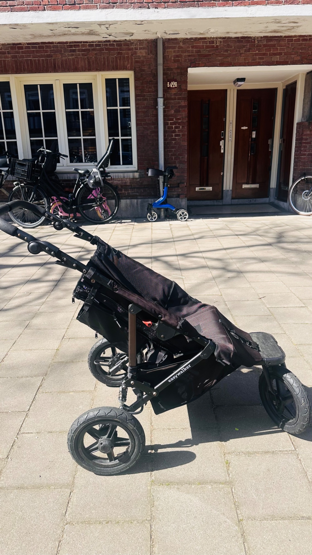 “Easywalker” Stroller, in good condition, curbside. 2
