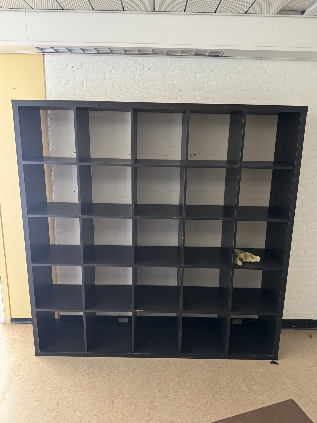 Free : wooden table, big kallax (2 of them) Ikea, desk chair 
You can find at the CareDesignLab please email me if interested heloise@caredesignlab.nl 2