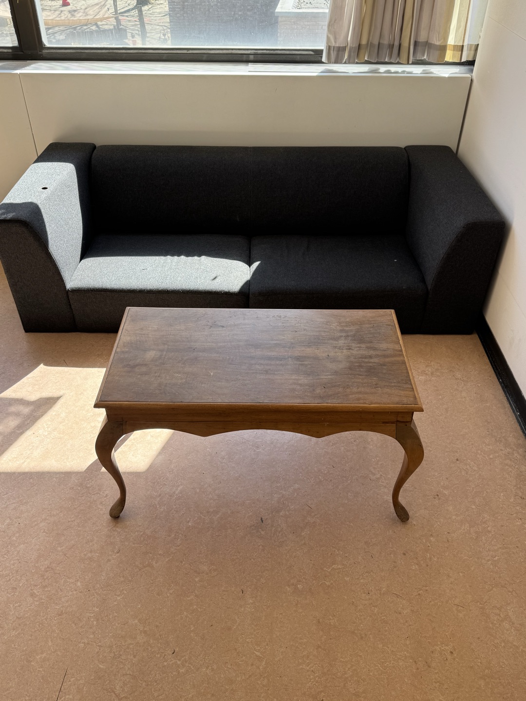 Free : coffee table, sofa , carpet Ikea 
You can find at the CareDesignLab please email me if interested heloise@caredesignlab.nl 1