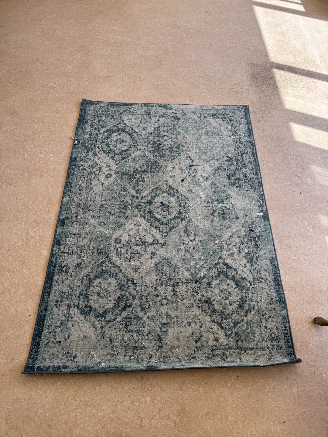 Free : coffee table, sofa , carpet Ikea 
You can find at the CareDesignLab please email me if interested heloise@caredesignlab.nl 3