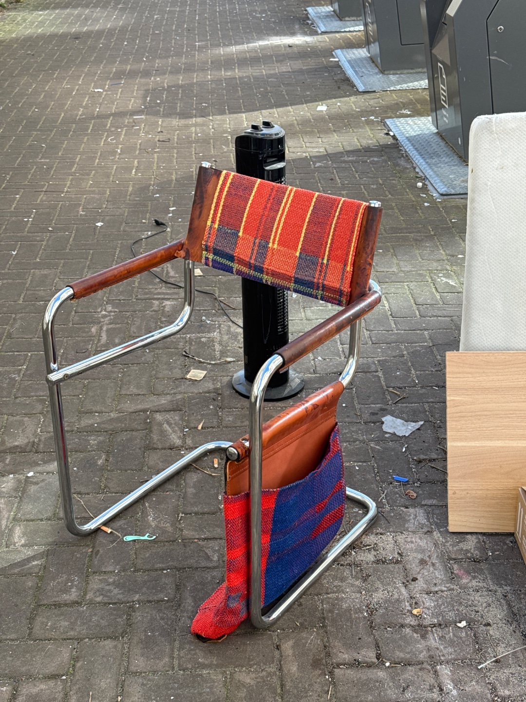 Whole lot of stuff including washing machine and couch 1