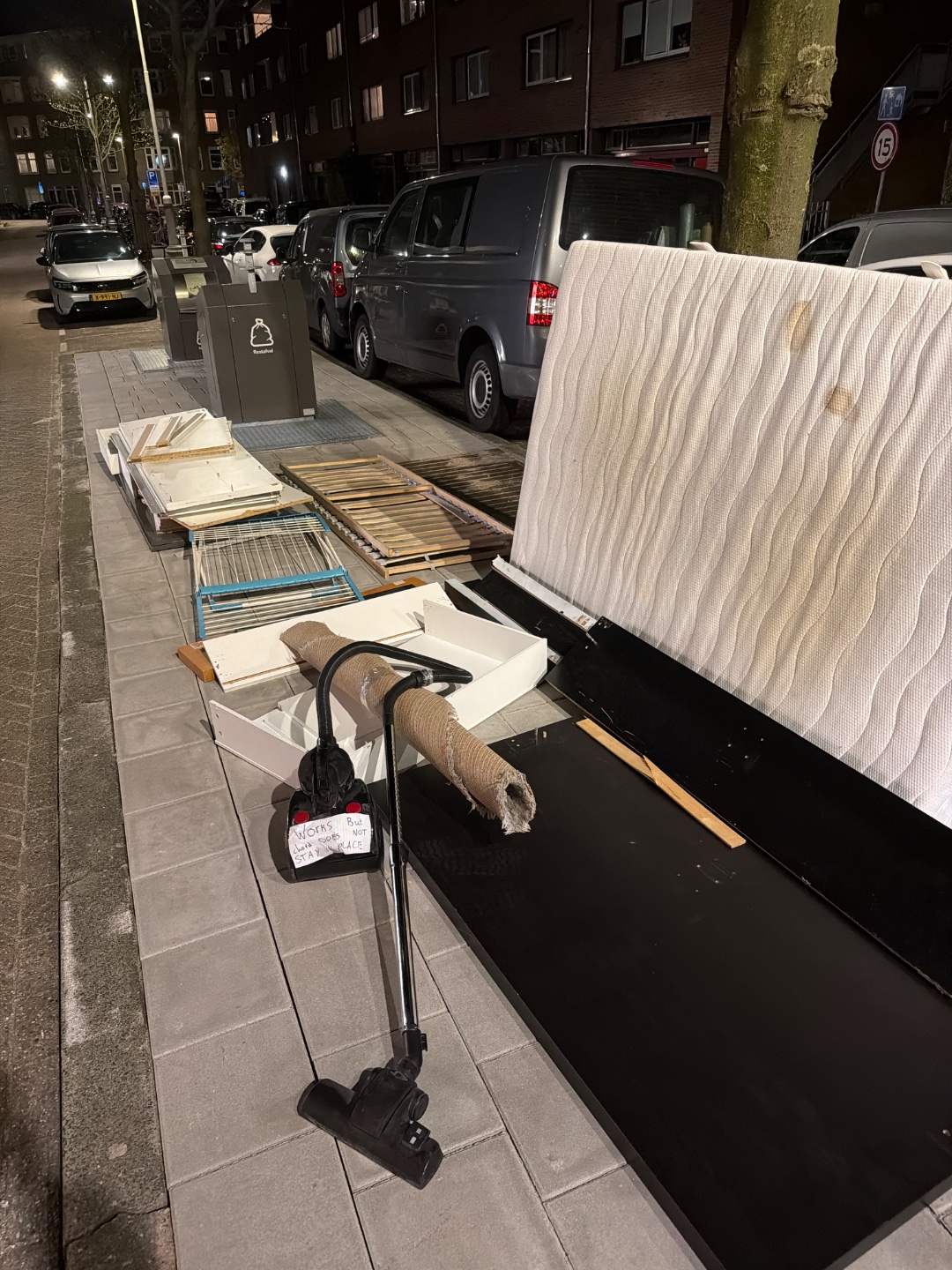 Item found on Amsterdam, West, Staatsliedenbuurt, Donker Curtiusstraat 3 1