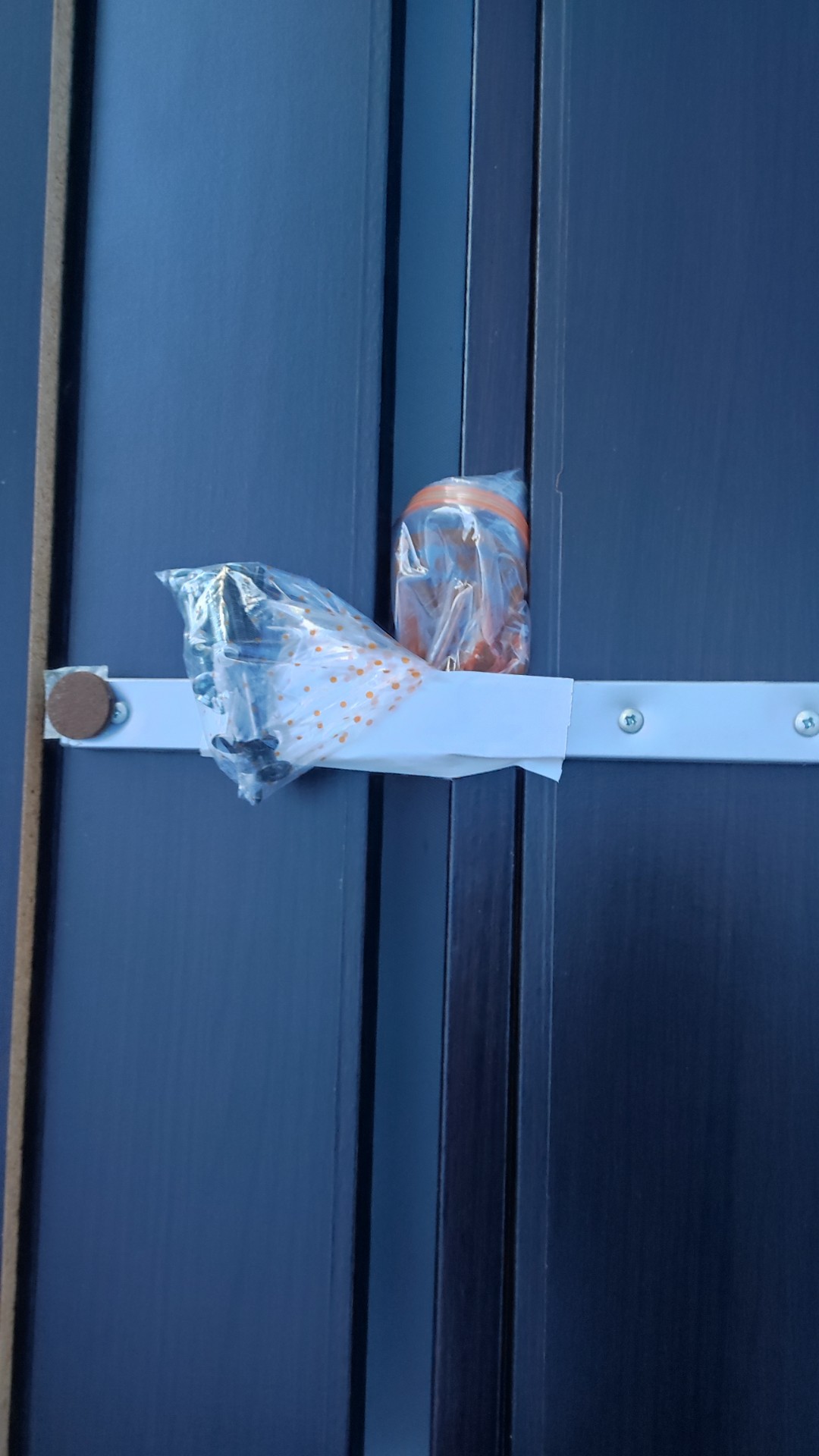 Ikea Bed + mattress, screws included! Kruithuisstraat 3