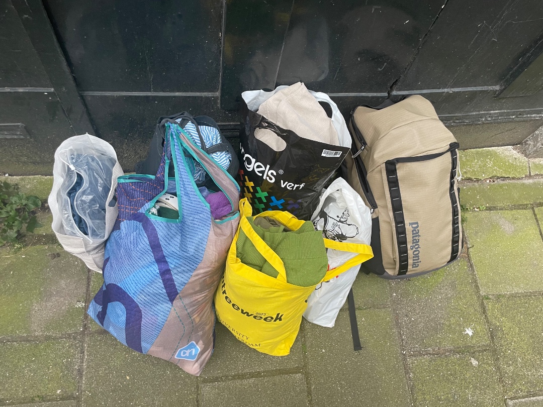 great condition clothes, accessories backpack and shoes 1