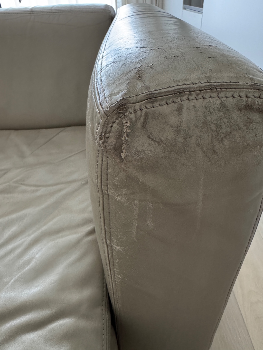 Vintage Grey leather couch
DM for pick up
Sunday afternoon it’s on the street
Dutch design by Jan des Bouvrie for Gelderland

Dimensions 
Left module: 194 (B) x 90(D)
Right module: 106 (B) x 155 (D)
Total combination: 300 (B) x 90 (D) x 72 (H) cm 3