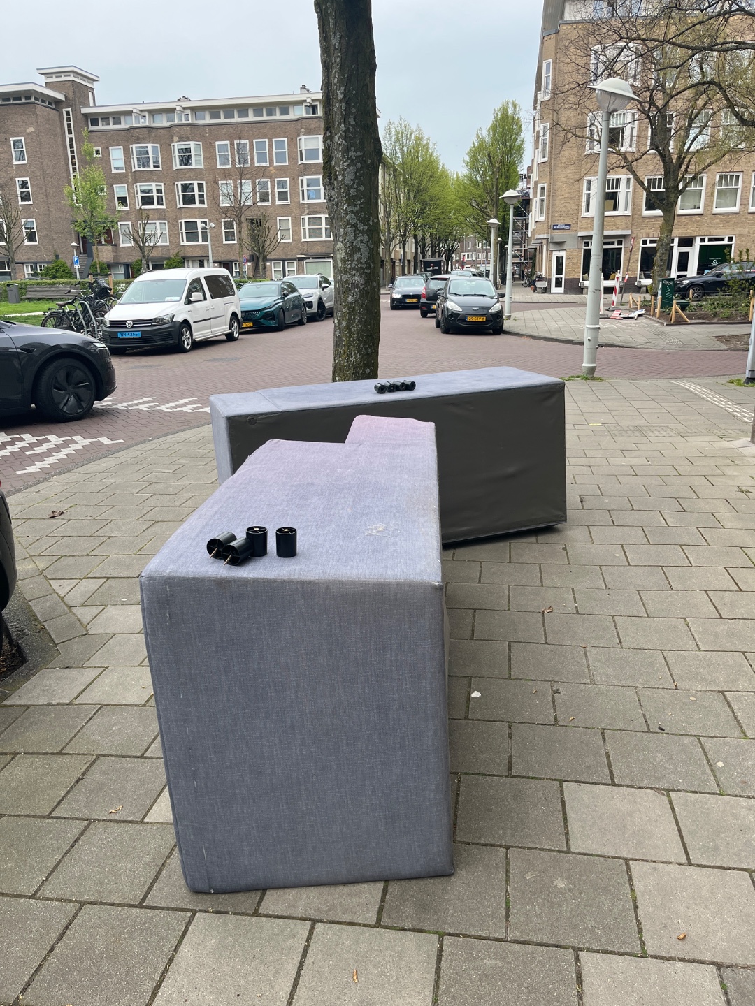 Item found on Amsterdam, Stadionbuurt, Van Tuyll Van Serooskerkenweg 79 1