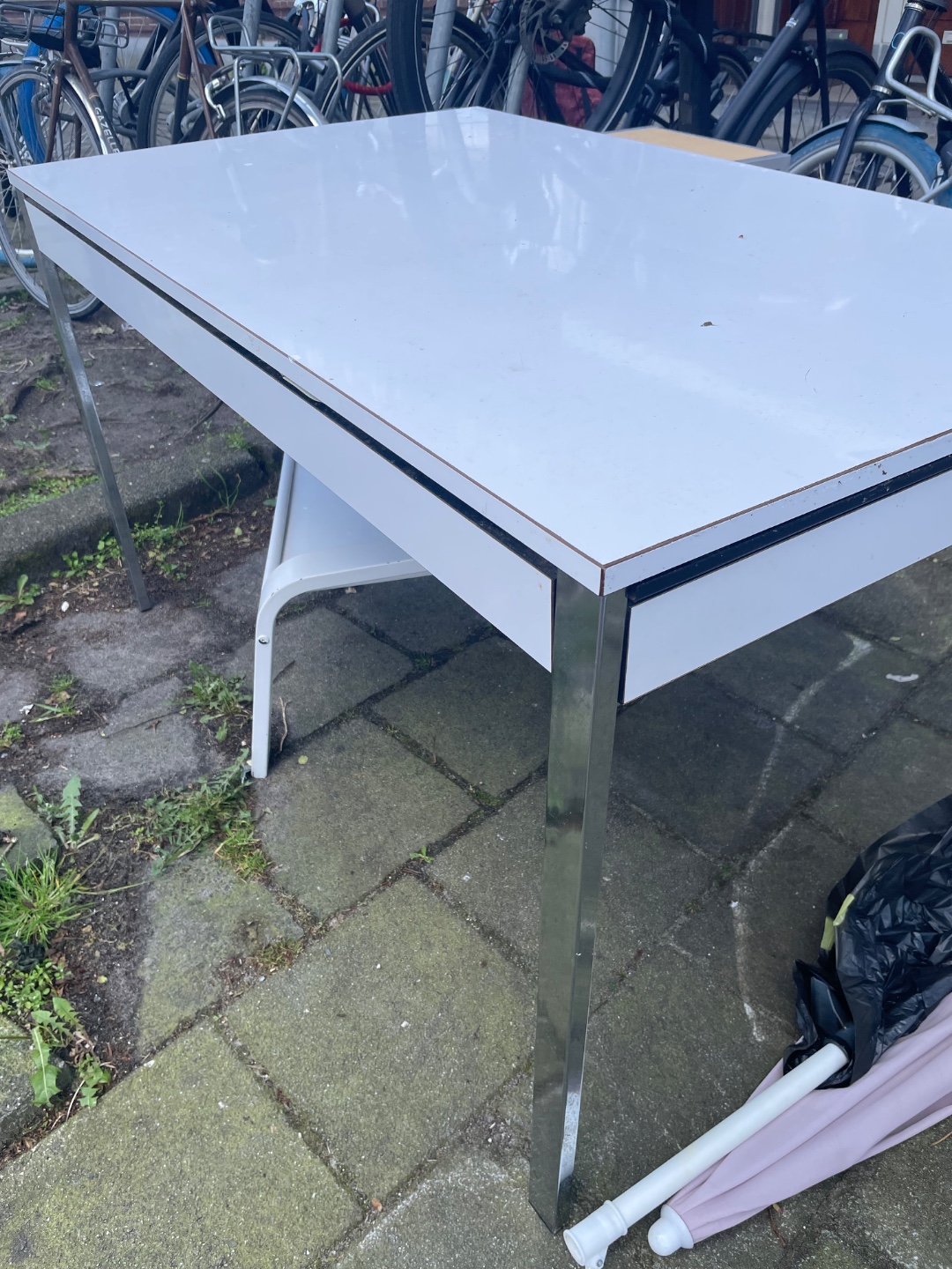 Vintage tafel, misschien Martin Visser, geen idee. 2