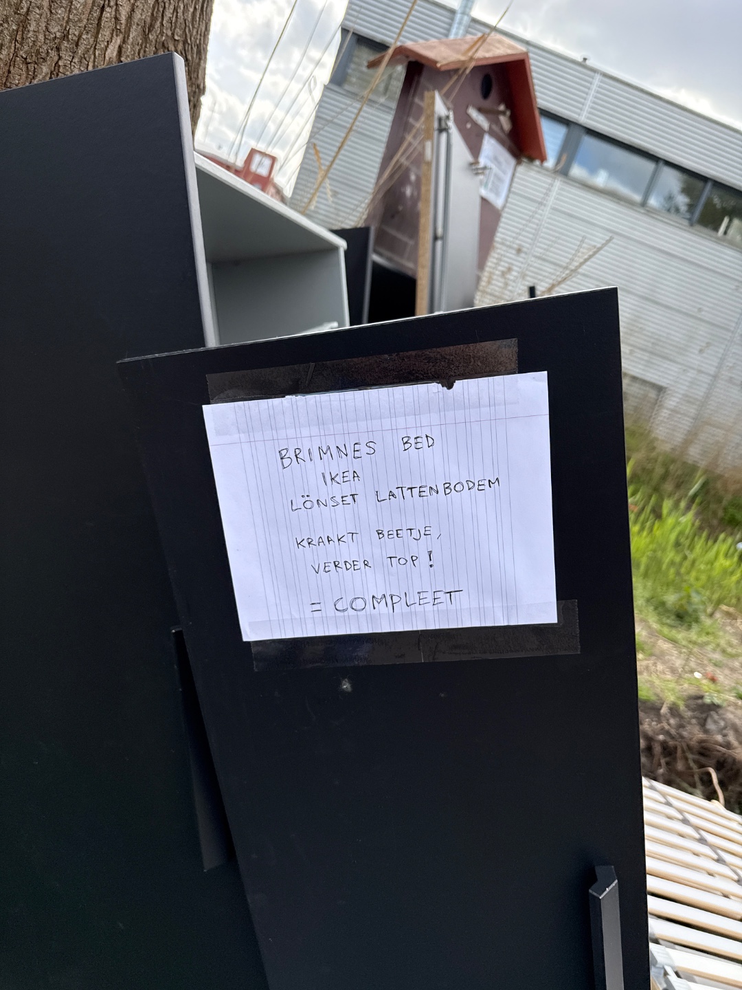 Compleet IKEA Brimnes bed 140 X 200. Kraakt een beetje, maar verder in goede staat. 1