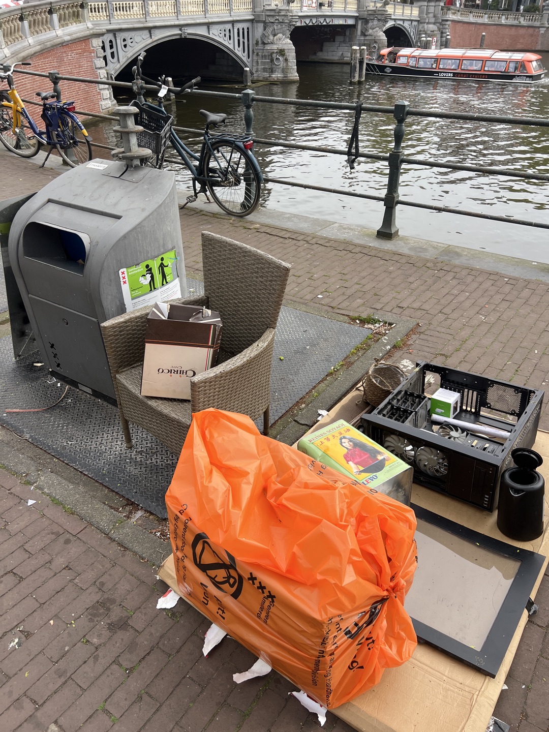 Item found on Amsterdam, Grachtengordel-Zuid, Amstel 210 1