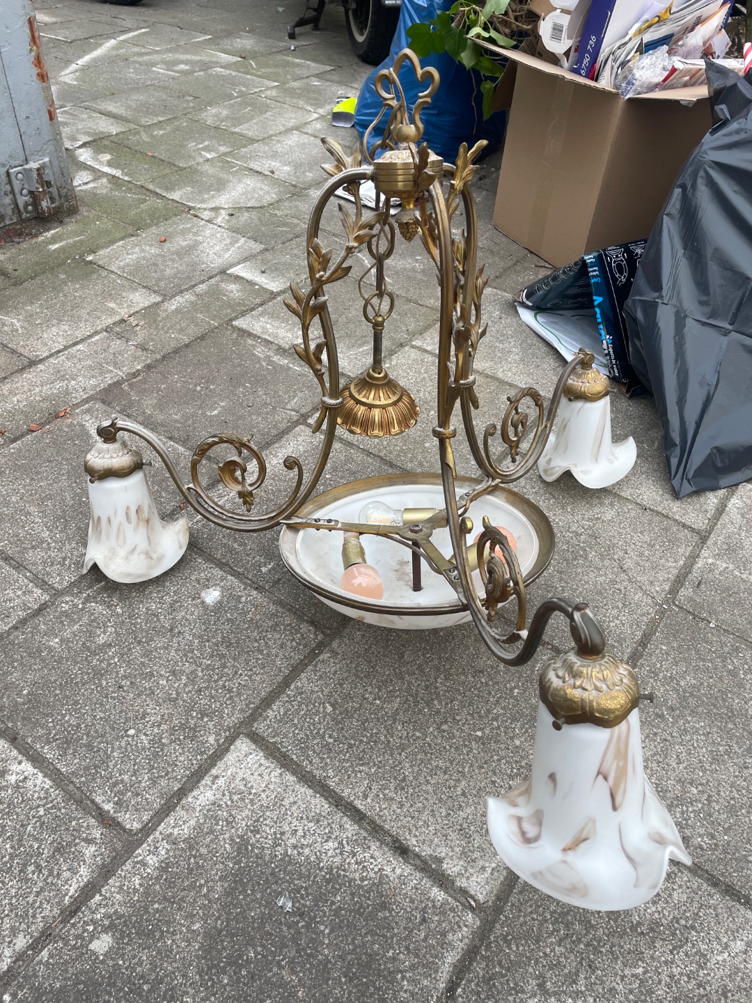 Lamp dusty but complete 2