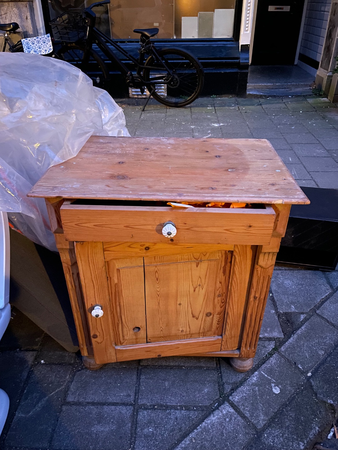 Item found on Amsterdam, West, Oud-West, Wilhelminastraat 120 1