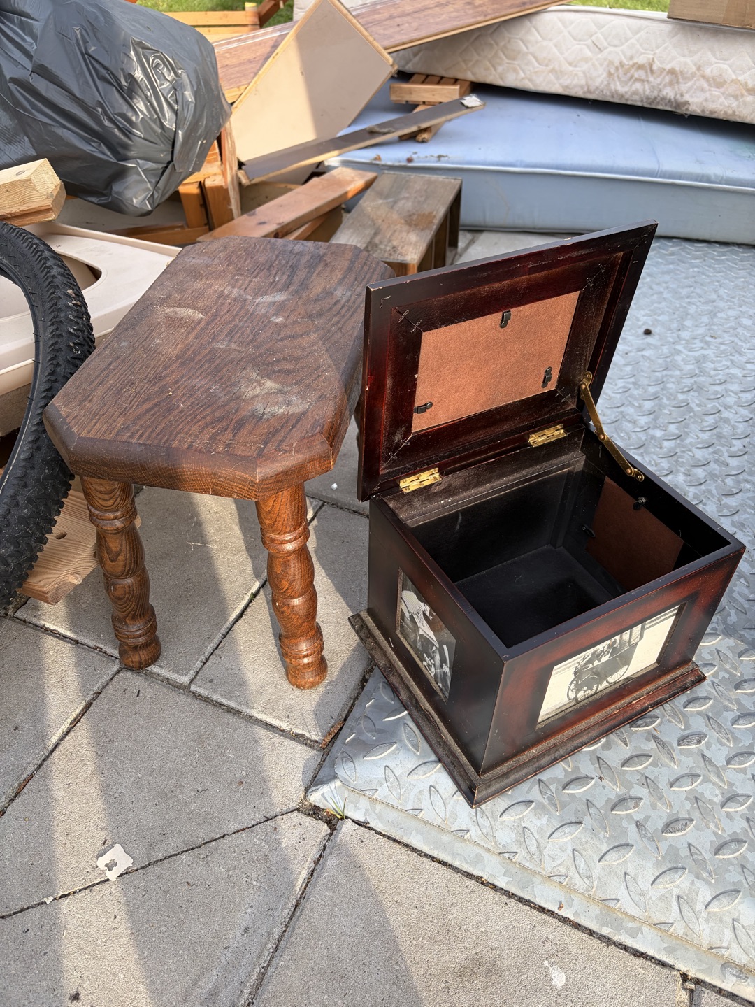 Small wooden items 1