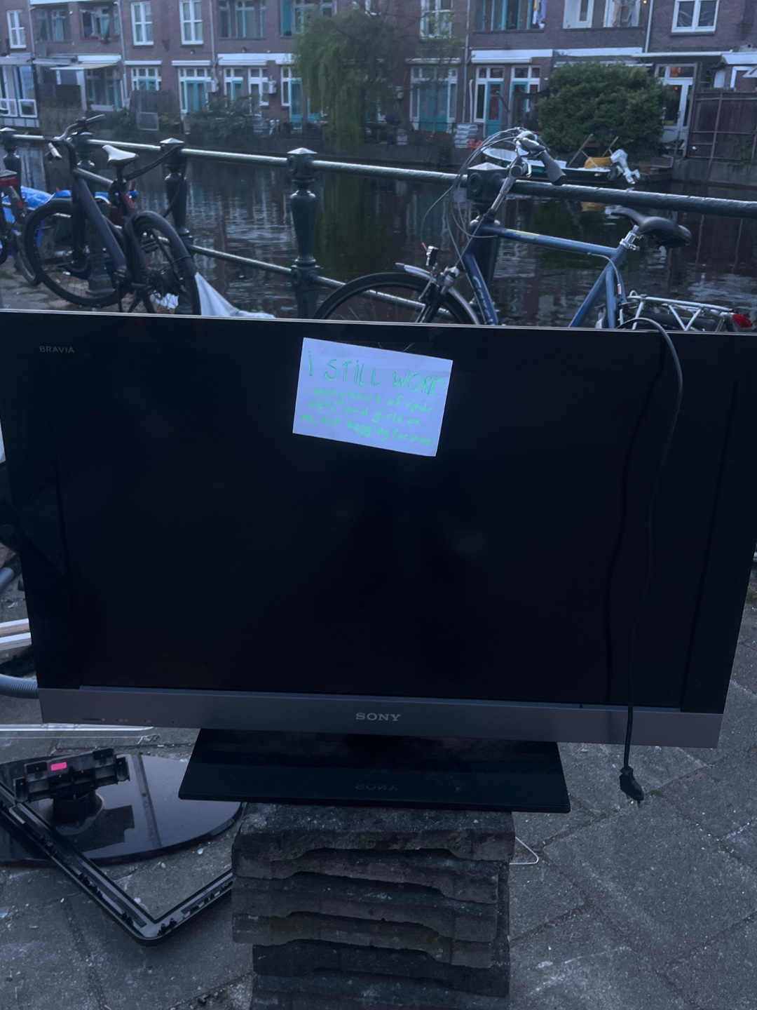 functional tv! 1