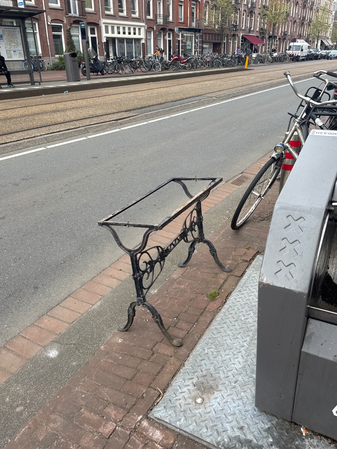 Item found on Amsterdam, Frederik Hendrikbuurt, Frederik Hendrikstraat 105 1