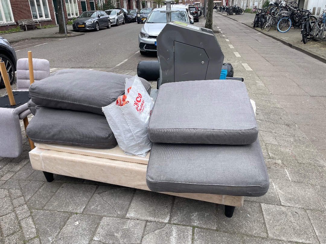 Couch, table and chairs. 2 seater Ektorp IKEA couch. Cover is in de bag with all the hardware. 2