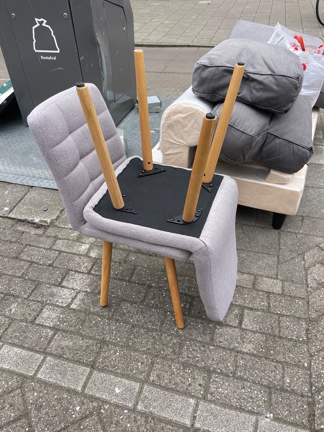 Couch, table and chairs. 2 seater Ektorp IKEA couch. Cover is in de bag with all the hardware. 3