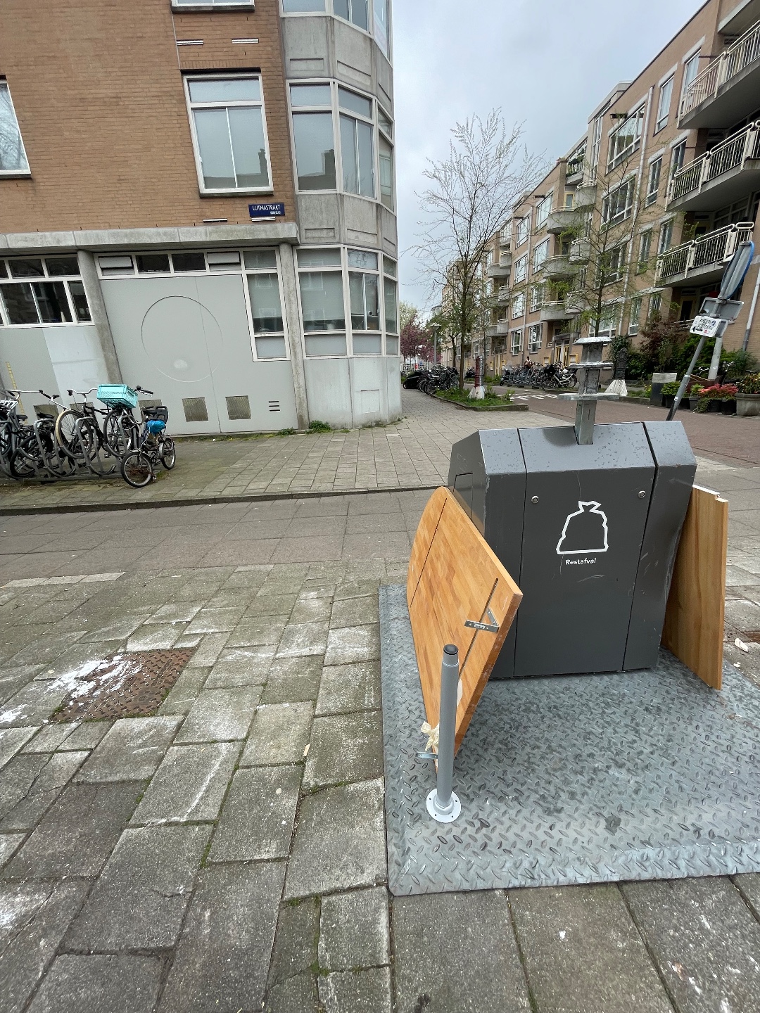 (Bar) table with foot and hardware

IKEA Ivar shelf 50-79 cm 2