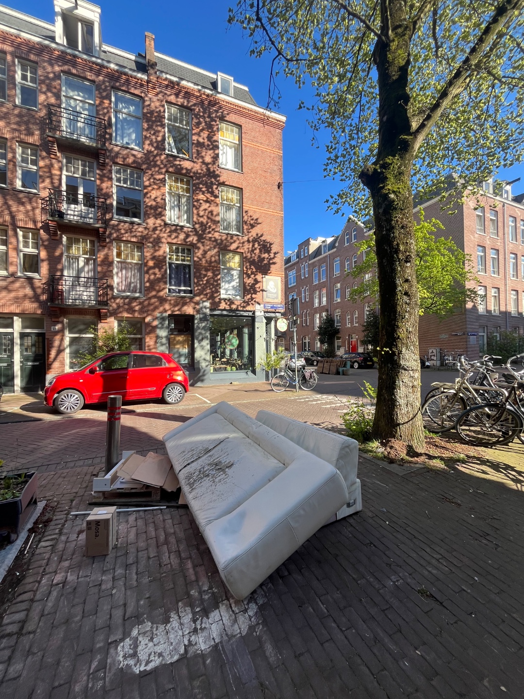 Beautiful white couch 1