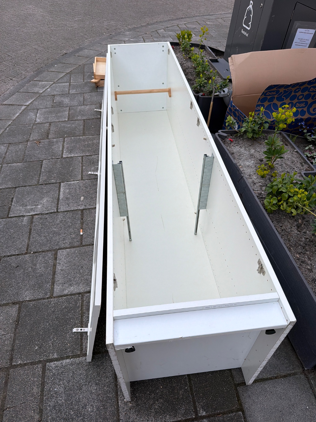 Wardrobe with hanging rail and door 1