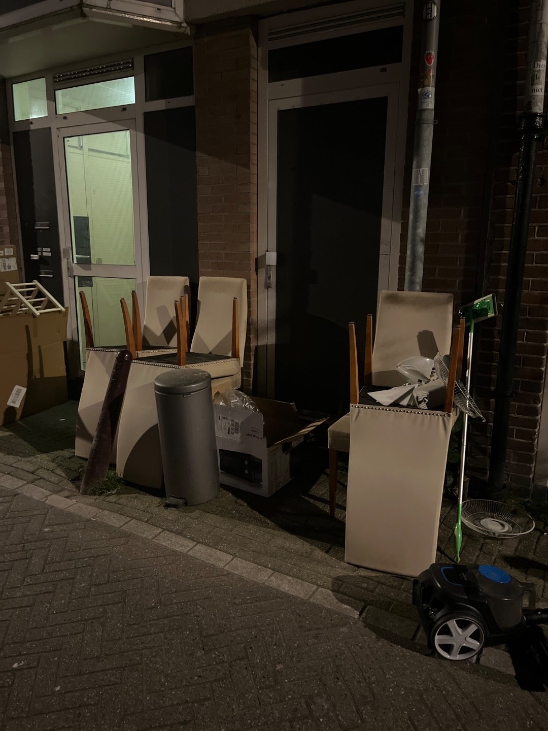 Chairs in Tuinstraat 1