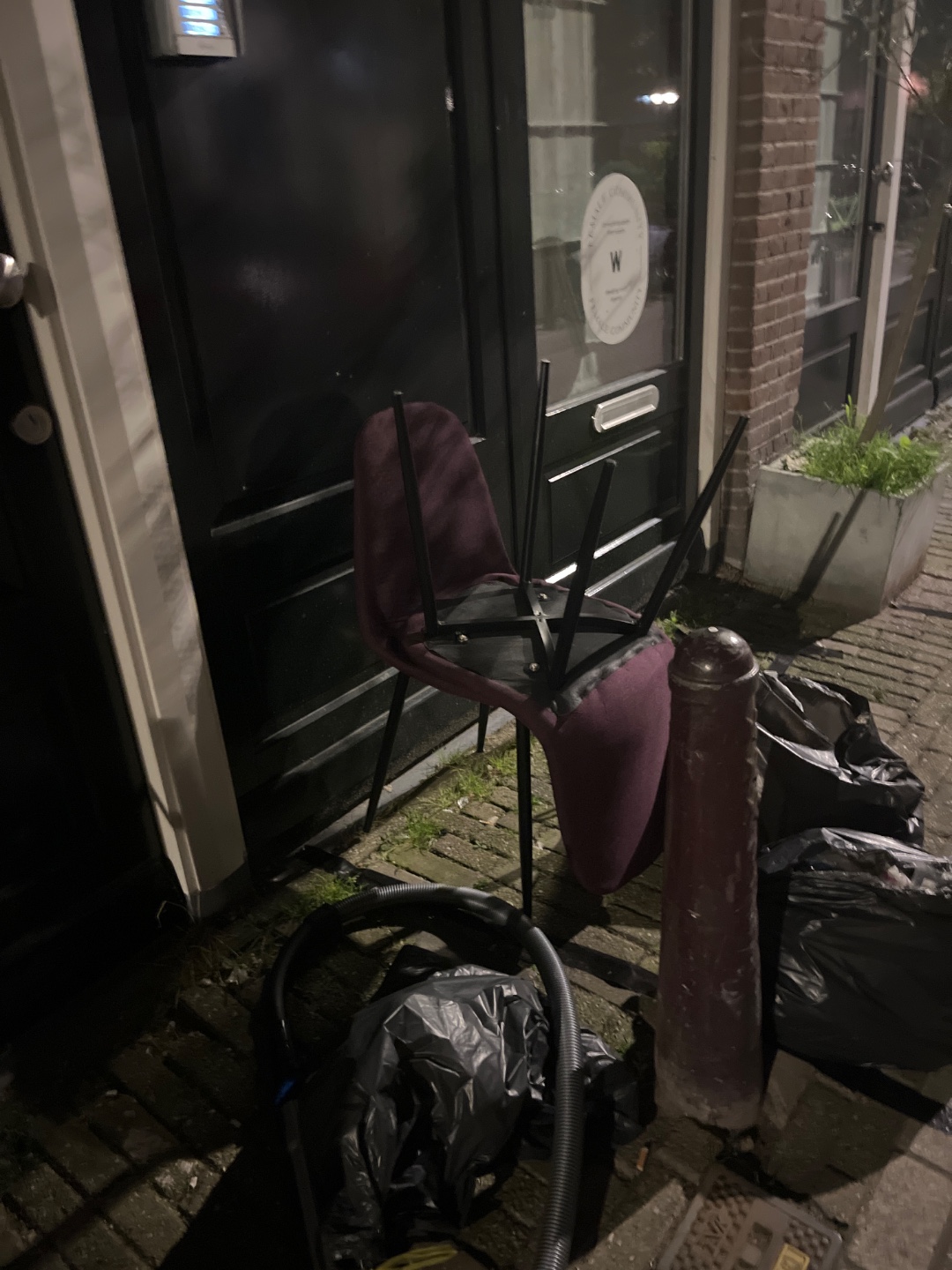 Chairs in Tuinstraat 2