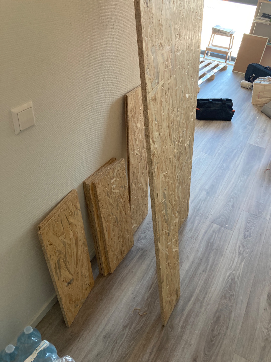 A lot of wood. Needs to be picked up today. DM me! 1