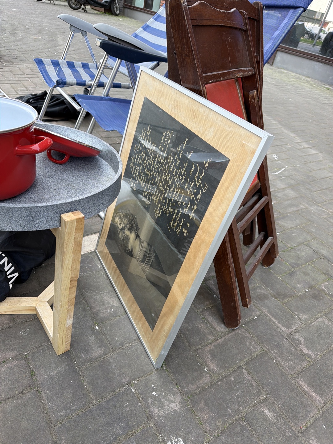 Kids chair, poster in frame, mic stand 2