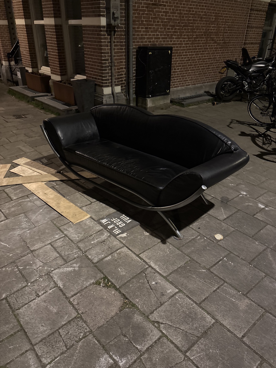 Bank (designer?) zit lekker 1
