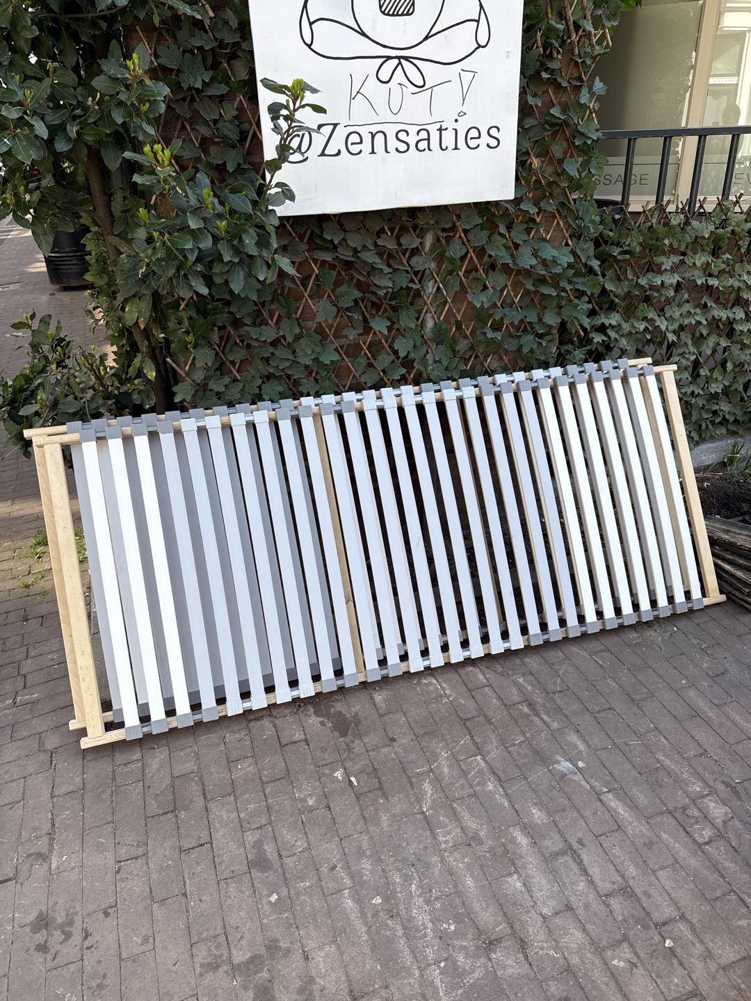 Bank en lattenbodem 2