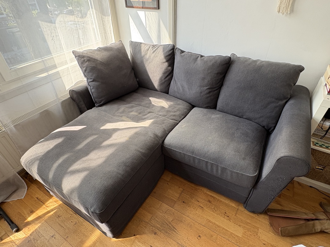 Ikea bank met chaise longue en opbergmogelijkheid 1