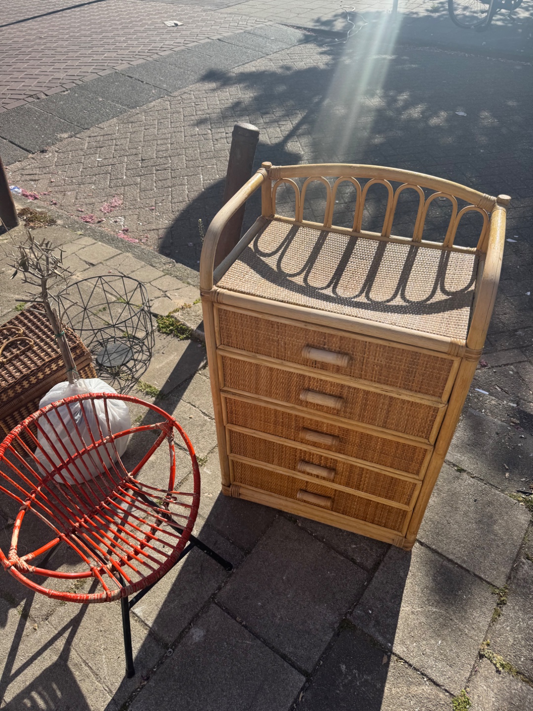 Item found on Amsterdam, Indische Buurt West, Riouwstraat 10 1