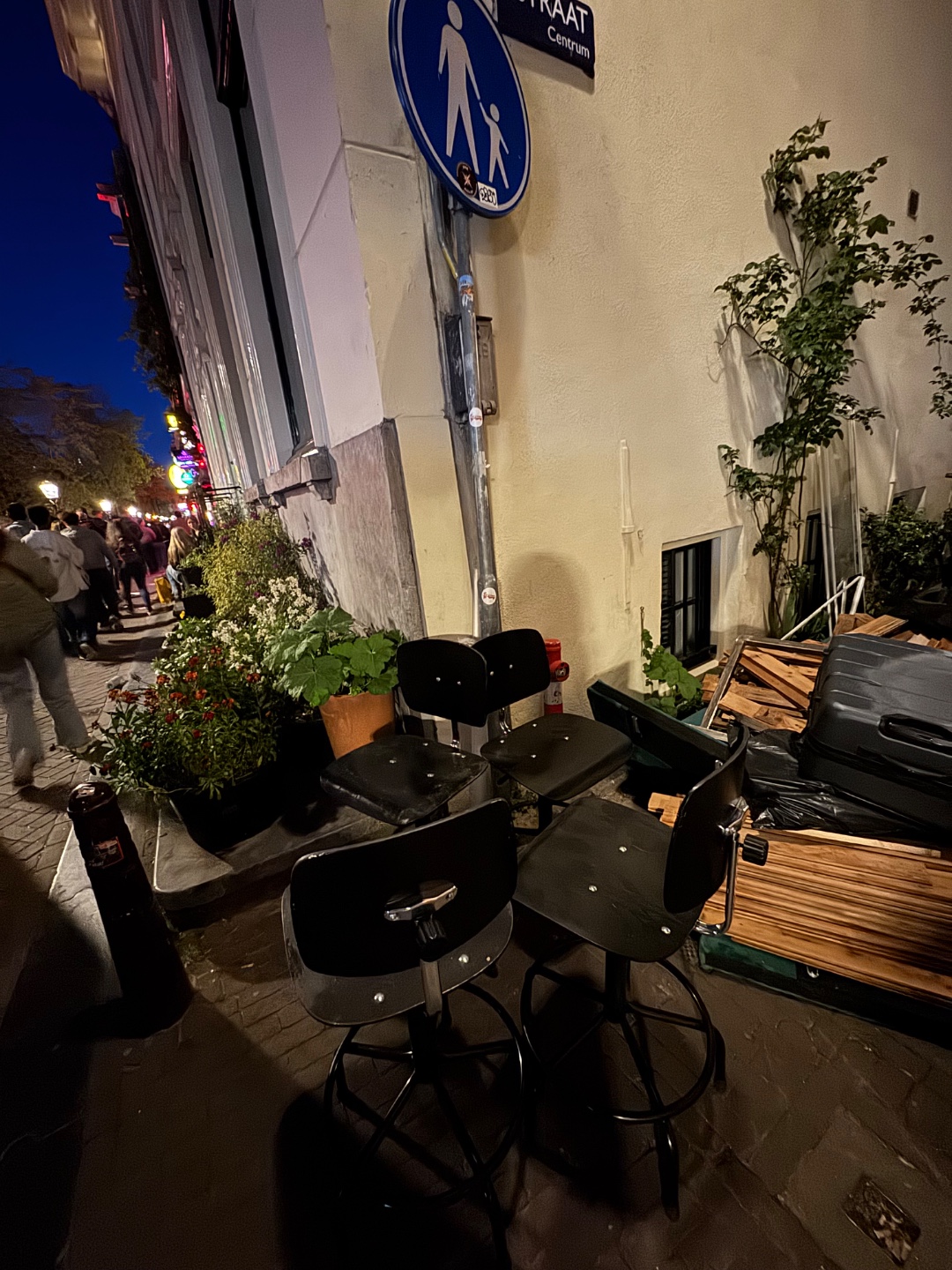 4 vintage bar chairs, we are moving and don’t need them anymore :) 1