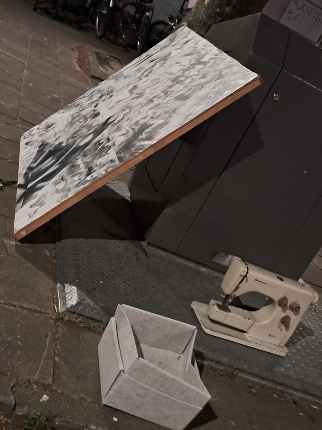 Item found on Amsterdam, West, De Baarsjes, Reinier Claeszenstraat 100 1