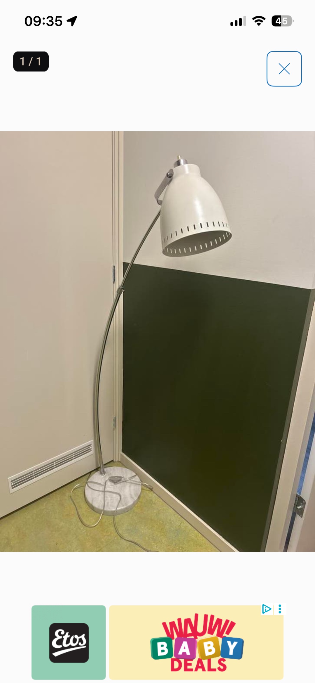 Lamp, changeable height. 
Text me if you’d like to pick up. 1
