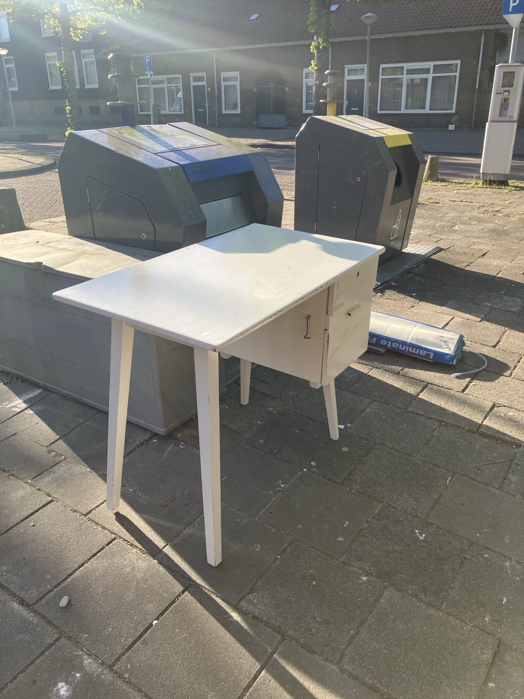 Desk in decent state 1