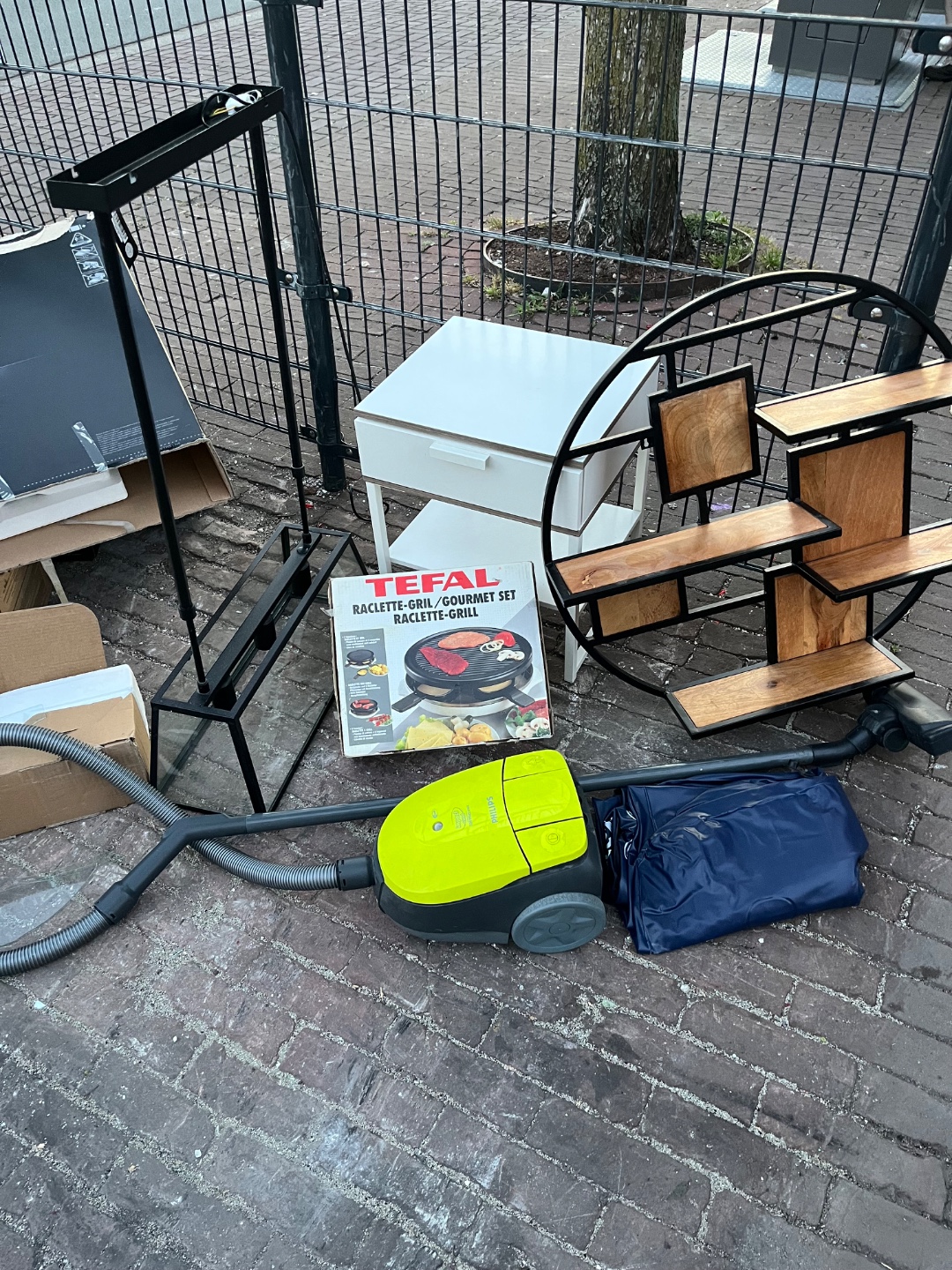 Vacuum cleaner, lamp, IKEA nightstand, wall decoration, gourmet set, air mattress 1