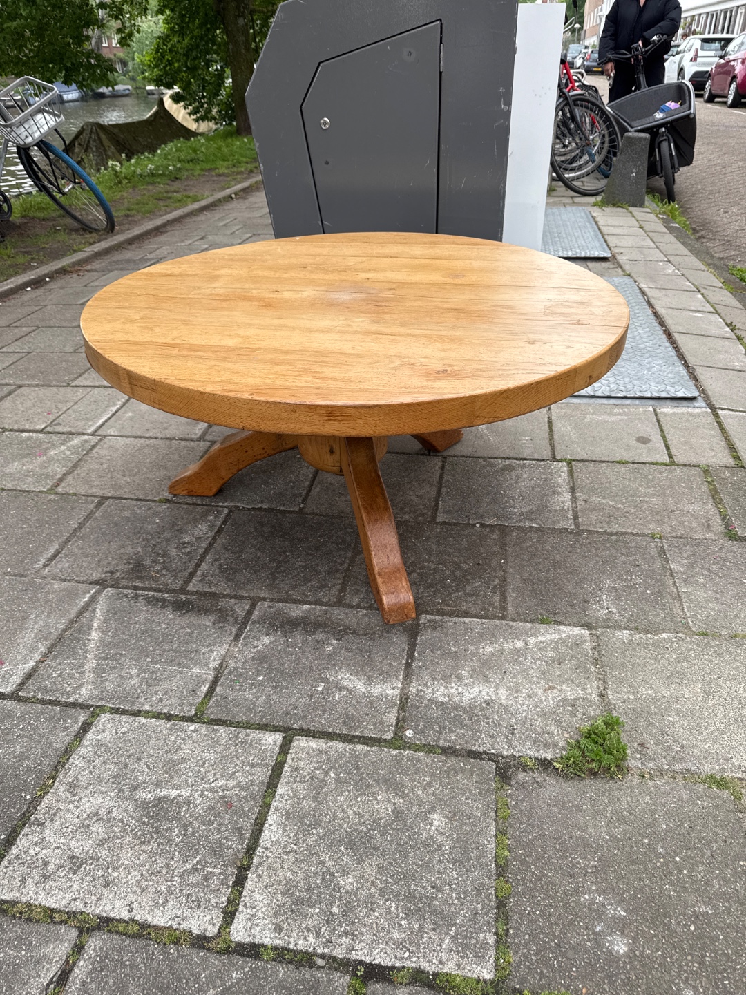 Solid wooden salontable 1