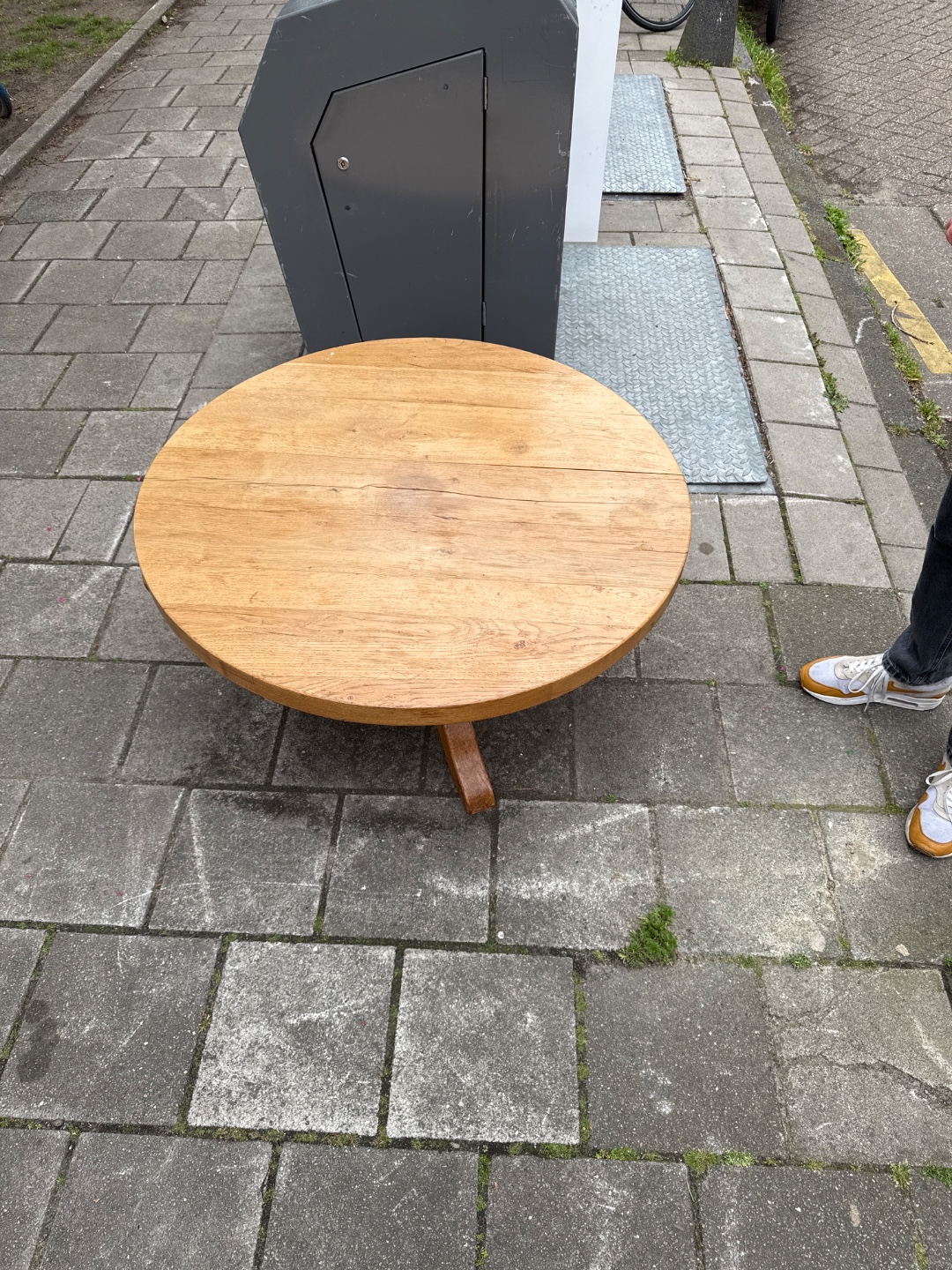 Solid wooden salontable 2