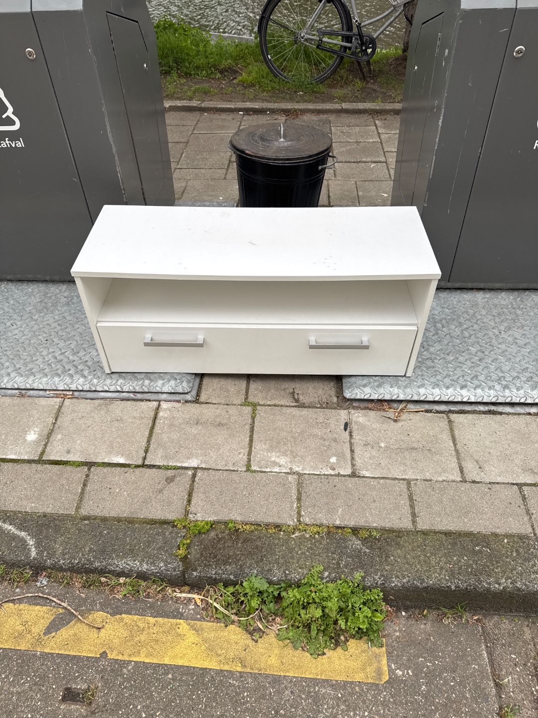 Small tv or koffie table 1